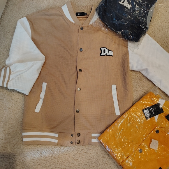 Size Medium Coat Jacket Bundle, Guess and Dior - Picture 16 of 17